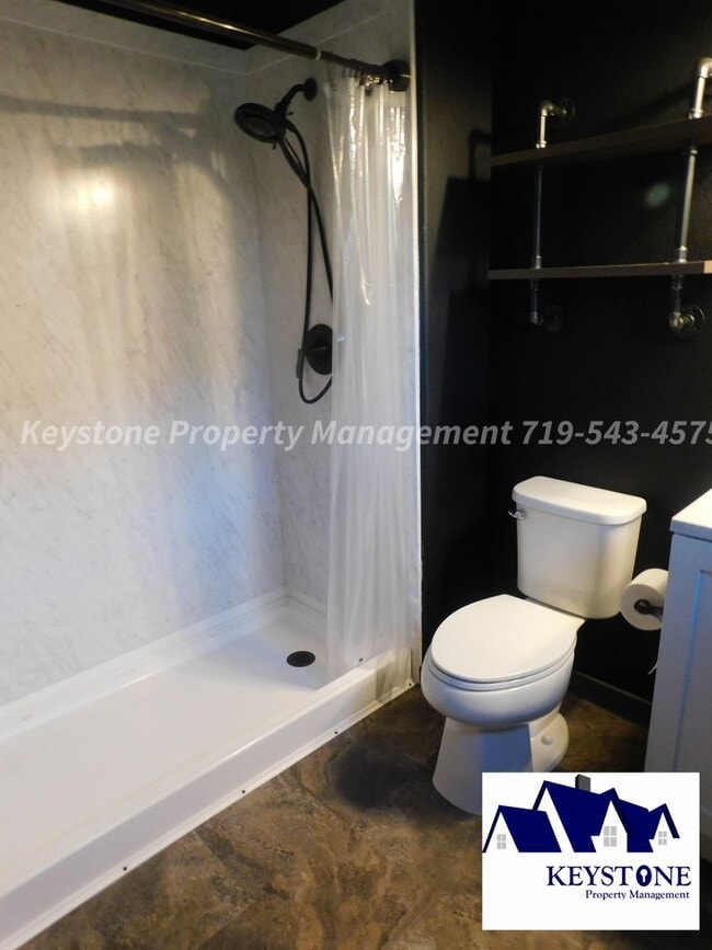 Building Photo - Pueblo West Rancher with Beautiful Views! ...