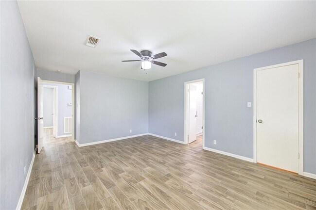 Building Photo - 1809 Lamar Dr