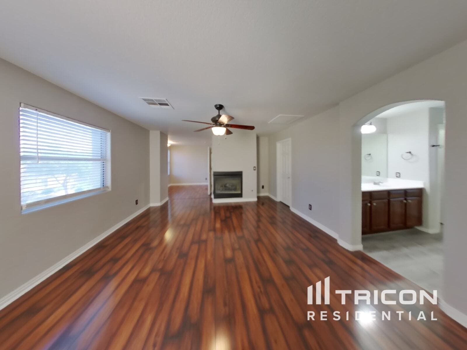 Building Photo - 5947 Varese Dr