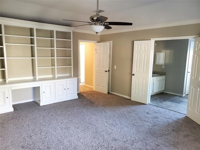 Building Photo - 2111 Aberdeen Dr