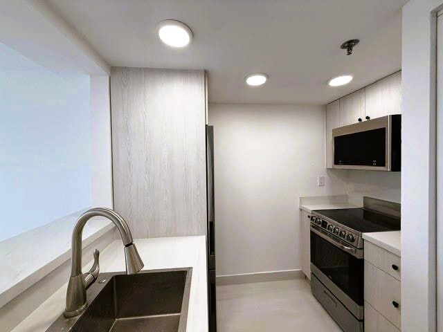 Building Photo - 540 Brickell Key Dr