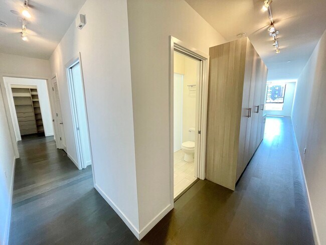 Building Photo - 2BR/2BA Inner Mission Boutique Condo w/Parking, Storage, Laundry – PROGRESSIVE