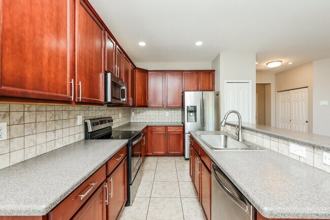 Building Photo - 568 Vista Ridge Dr