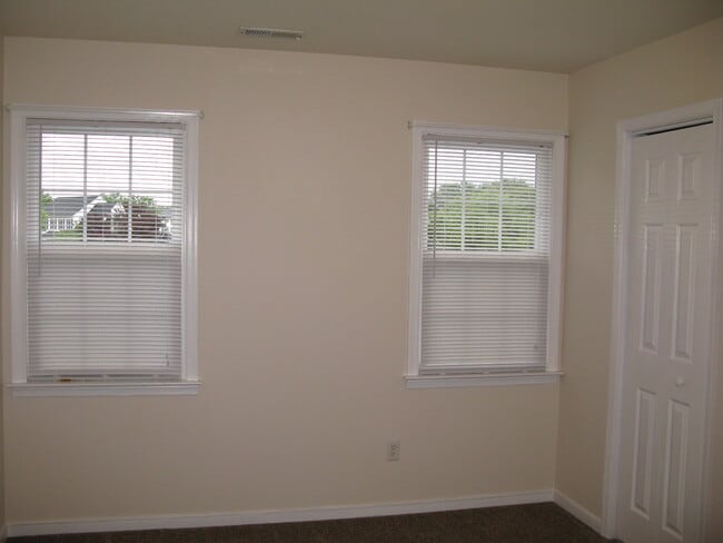 Building Photo - 7809 Silktree Pl