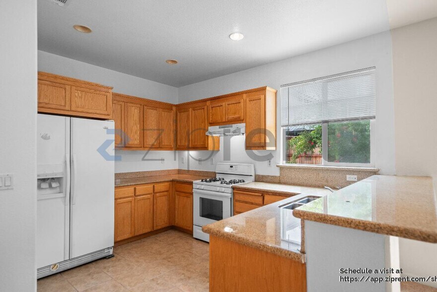Building Photo - 169 Maidenhair St