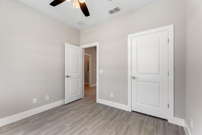Building Photo - 740 Fraser Ct