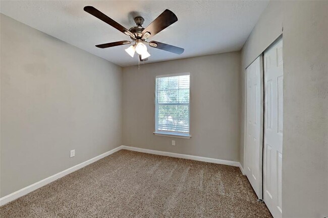 Building Photo - 6910 Springcrest Ct