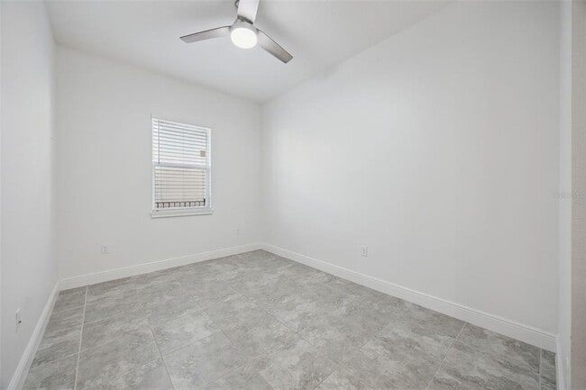 Building Photo - 5013 E Fountainwood Dr