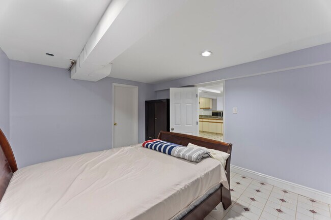 Building Photo - 529 Rosier Rd