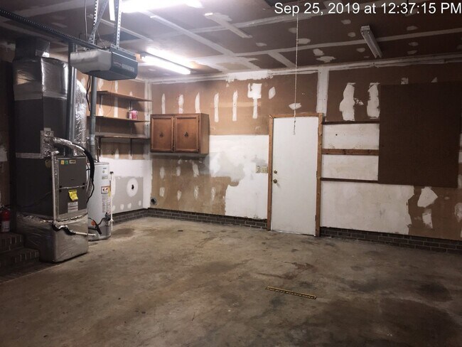 Building Photo - 7035 Darnell St