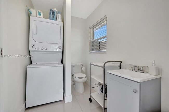 Building Photo - 1504 SW 6th Ave