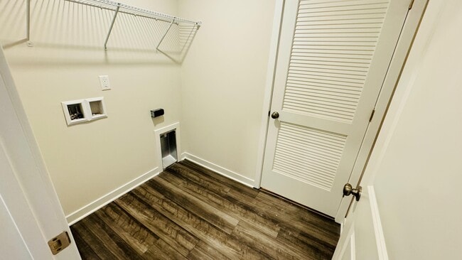 Building Photo - 6037 Crosswinds Blvd