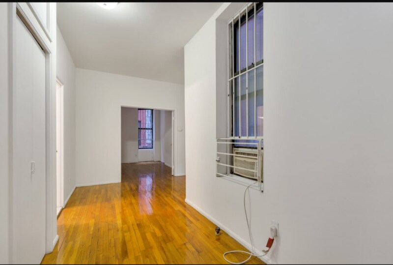 Building Photo - W. 45th St, 9th Ave