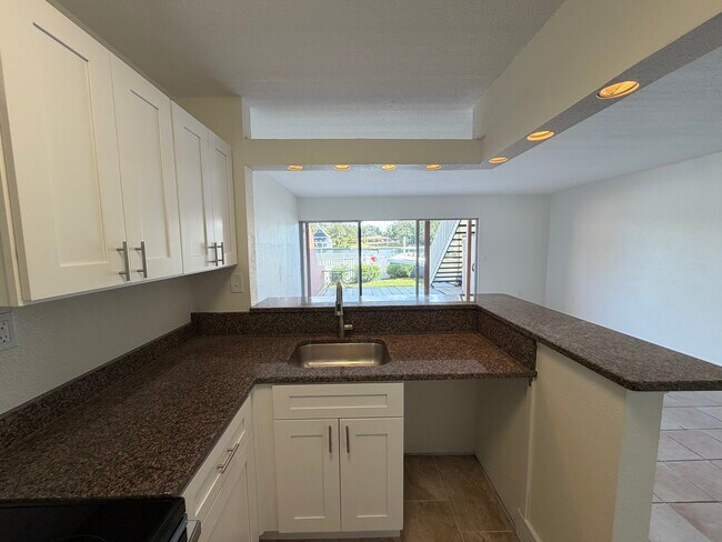 Building Photo - Marina Club G106