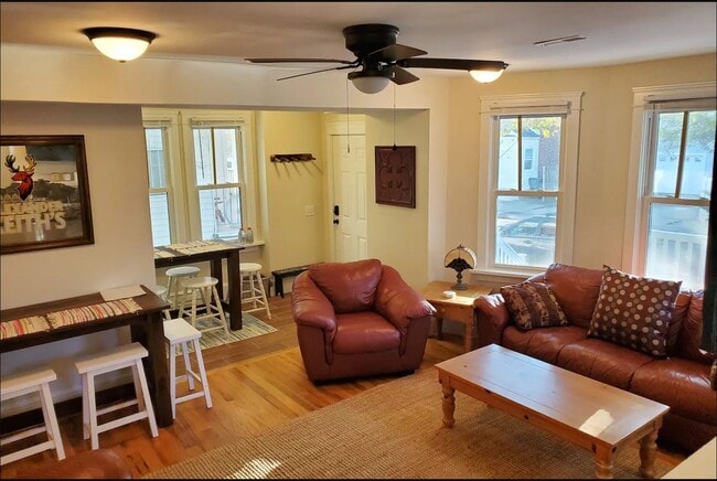 Building Photo - 41 S Dover Ave