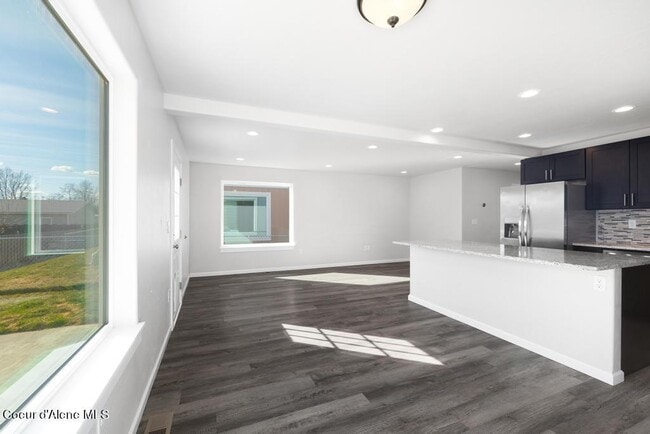 Building Photo - 2704 N Miami Ct