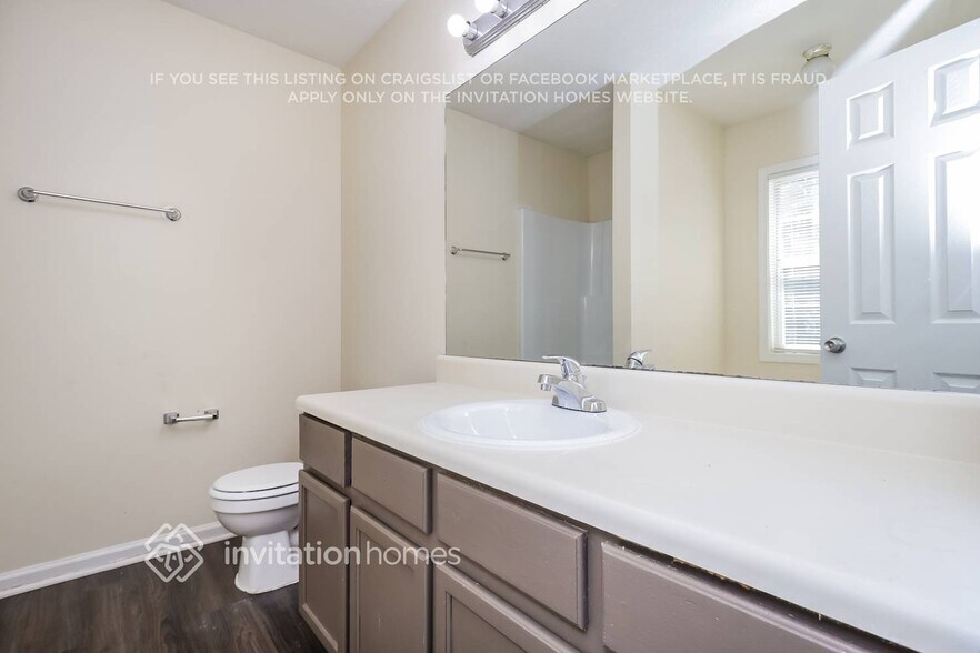Building Photo - 221 River Birch Dr