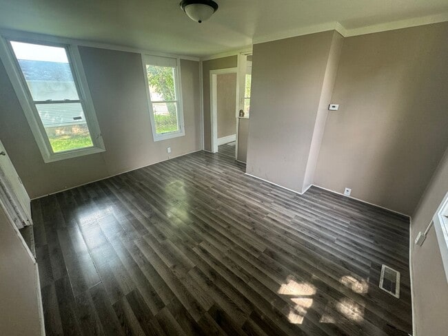 Building Photo - House for RENT 2 BedRooms / 1 Bathroom