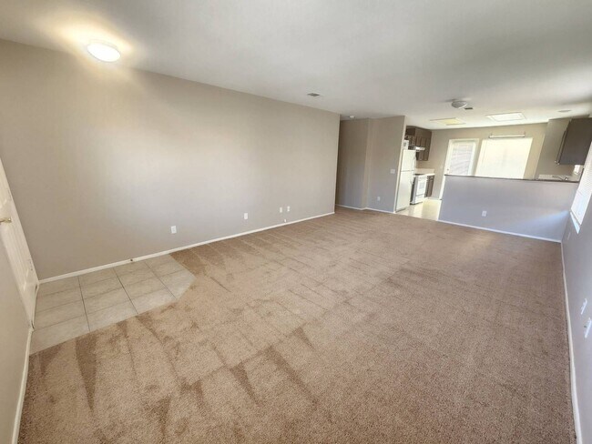 Building Photo - Beautiful3 bedroom home in Desert Vista