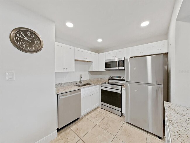 Building Photo - 2501 Harn Blvd