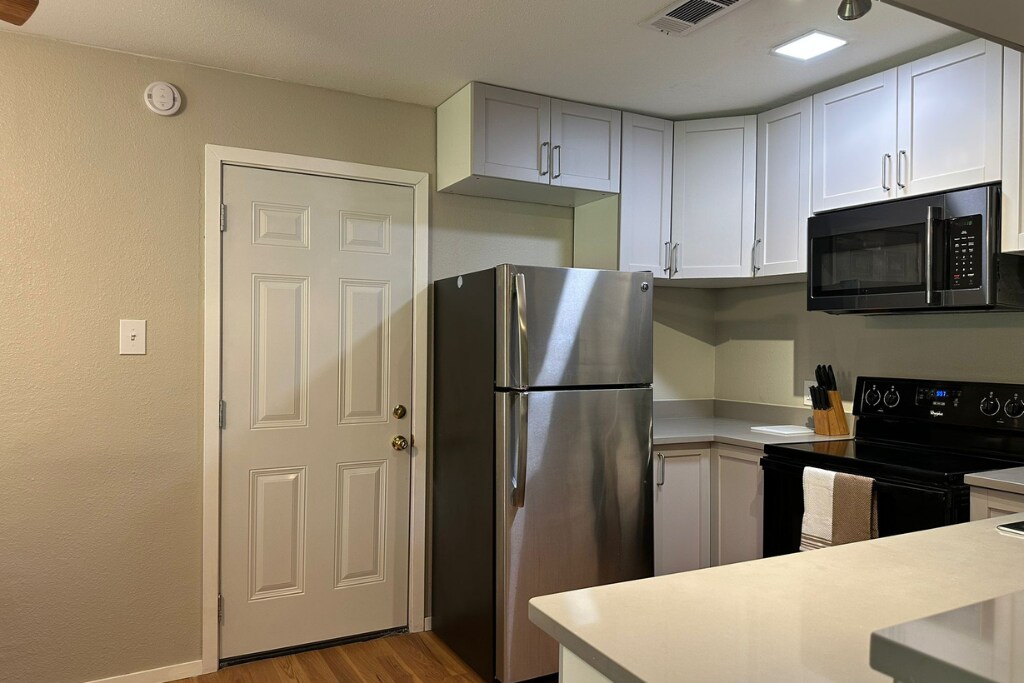 Building Photo - 1607 Sagebrush Trl