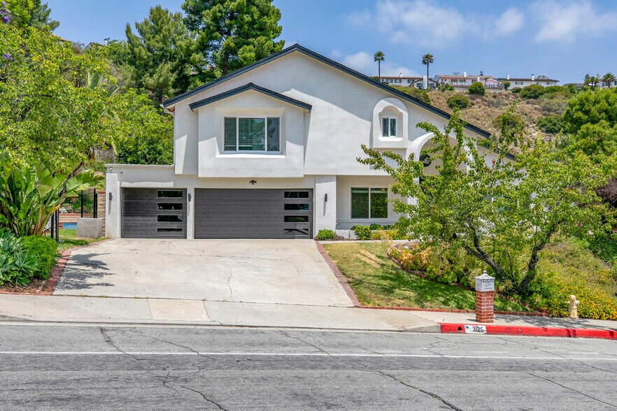 Primary Photo - 3125 Emerald Isle Dr