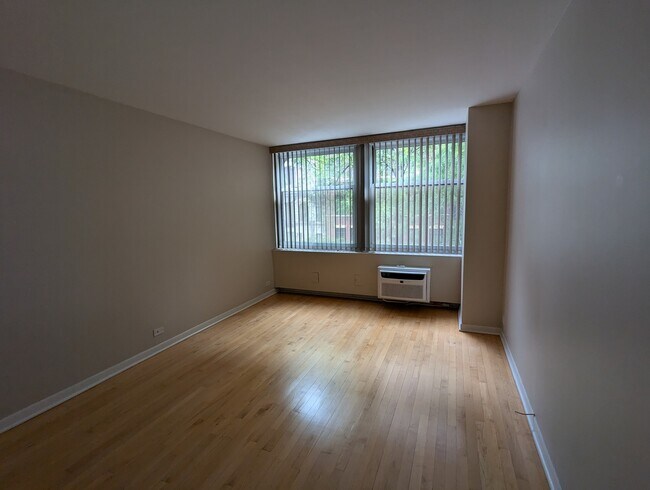 Building Photo - 30 E Elm St