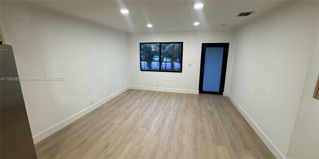 Building Photo - 12800 NE 12th Ave