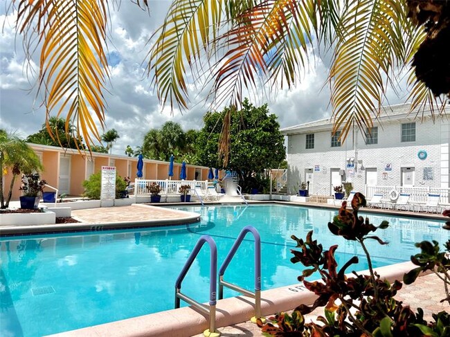 Building Photo - 2271 NE 68th St