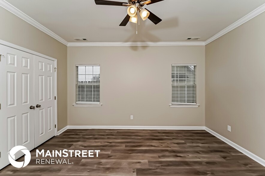 Building Photo - 1008 Lexington Dr