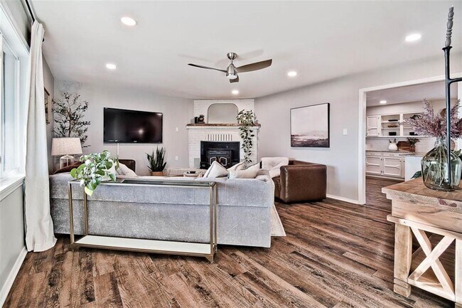 Building Photo - 9940 Kitty Rd