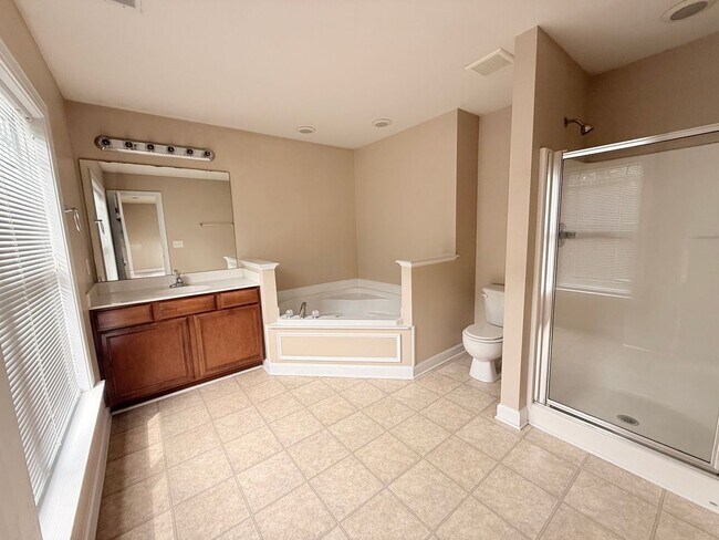 Building Photo - 4073 Landover Ln