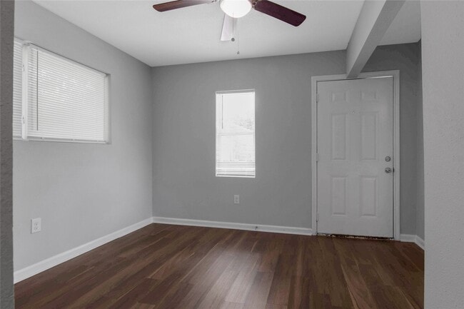 Building Photo - 3621 Mainer St