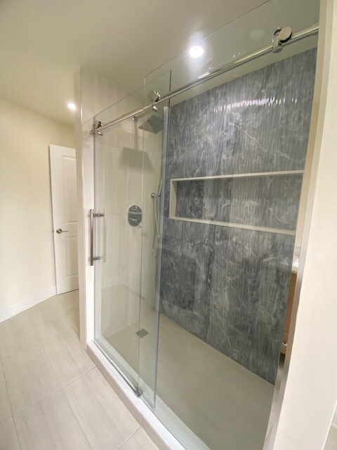 Shower - 20 Sherman Ave