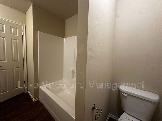 Building Photo - 785 SW 13th St