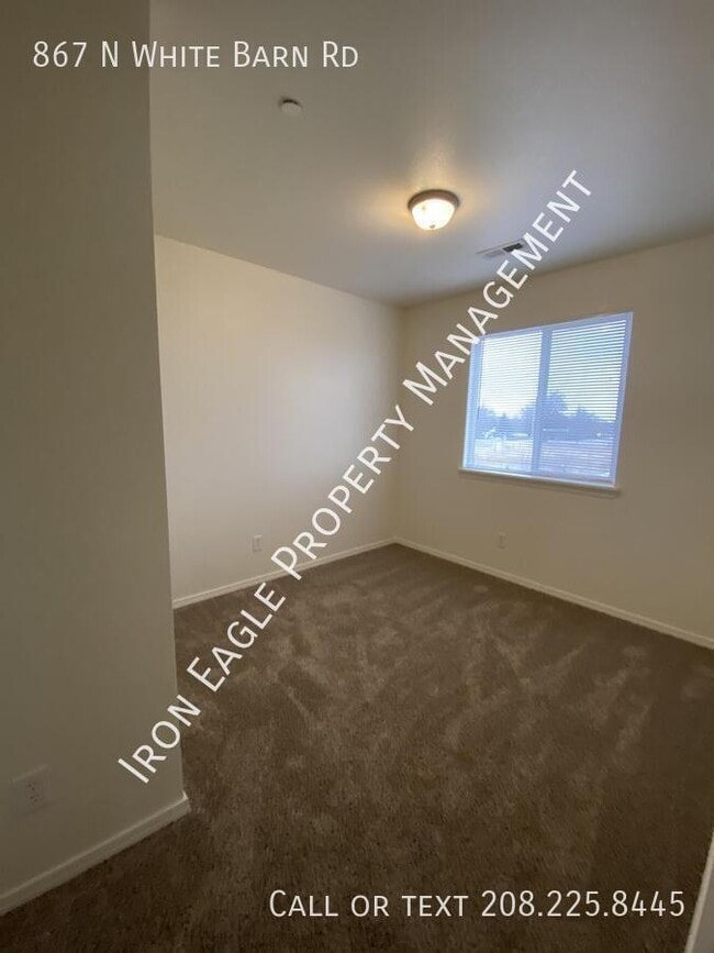Building Photo - 867 N White Barn Rd
