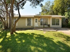 Building Photo - 401 Cherry Hill Dr