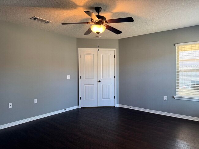 Building Photo - 233 Croft Cir