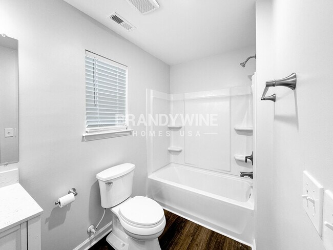 Building Photo - 986 Ramsgate Dr SW