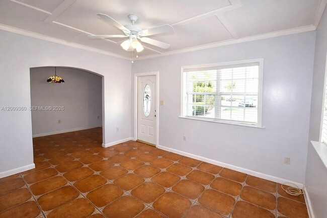 Building Photo - 2544 SW 20th St