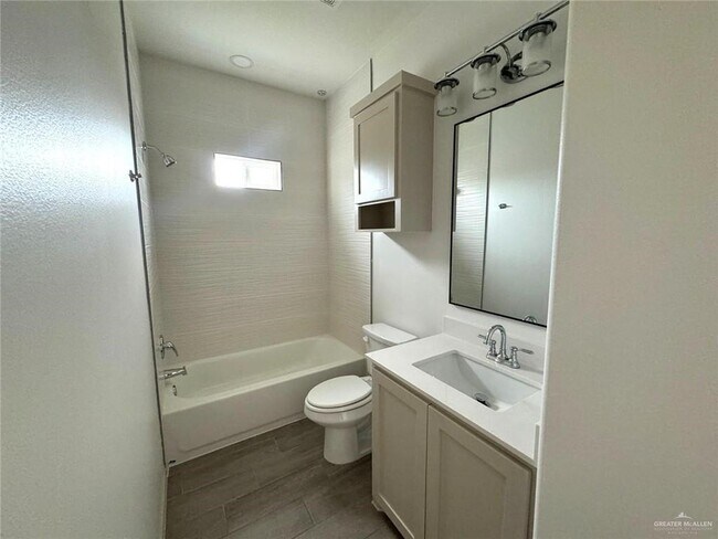 Building Photo - 10 N 58th St