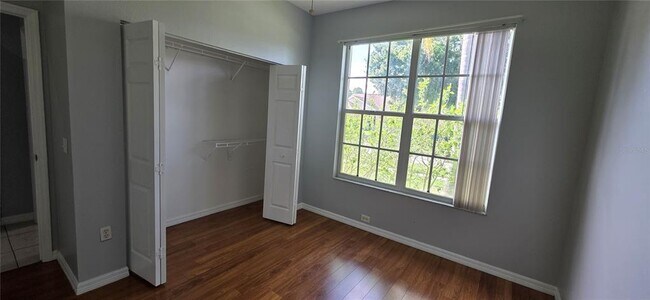 Building Photo - 1305 Lakehurst Way