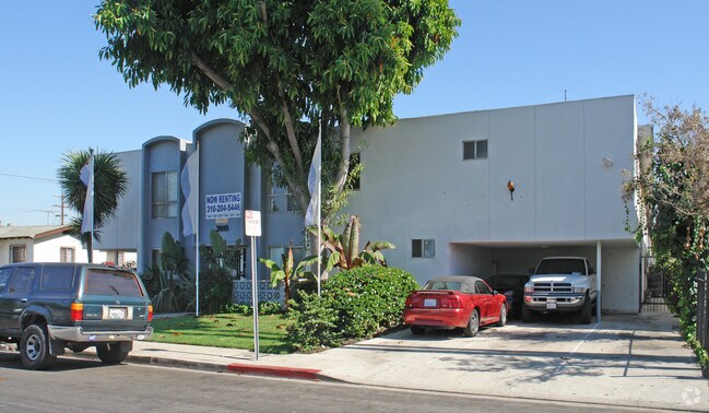 Primary Photo - 2010 S Garth Ave