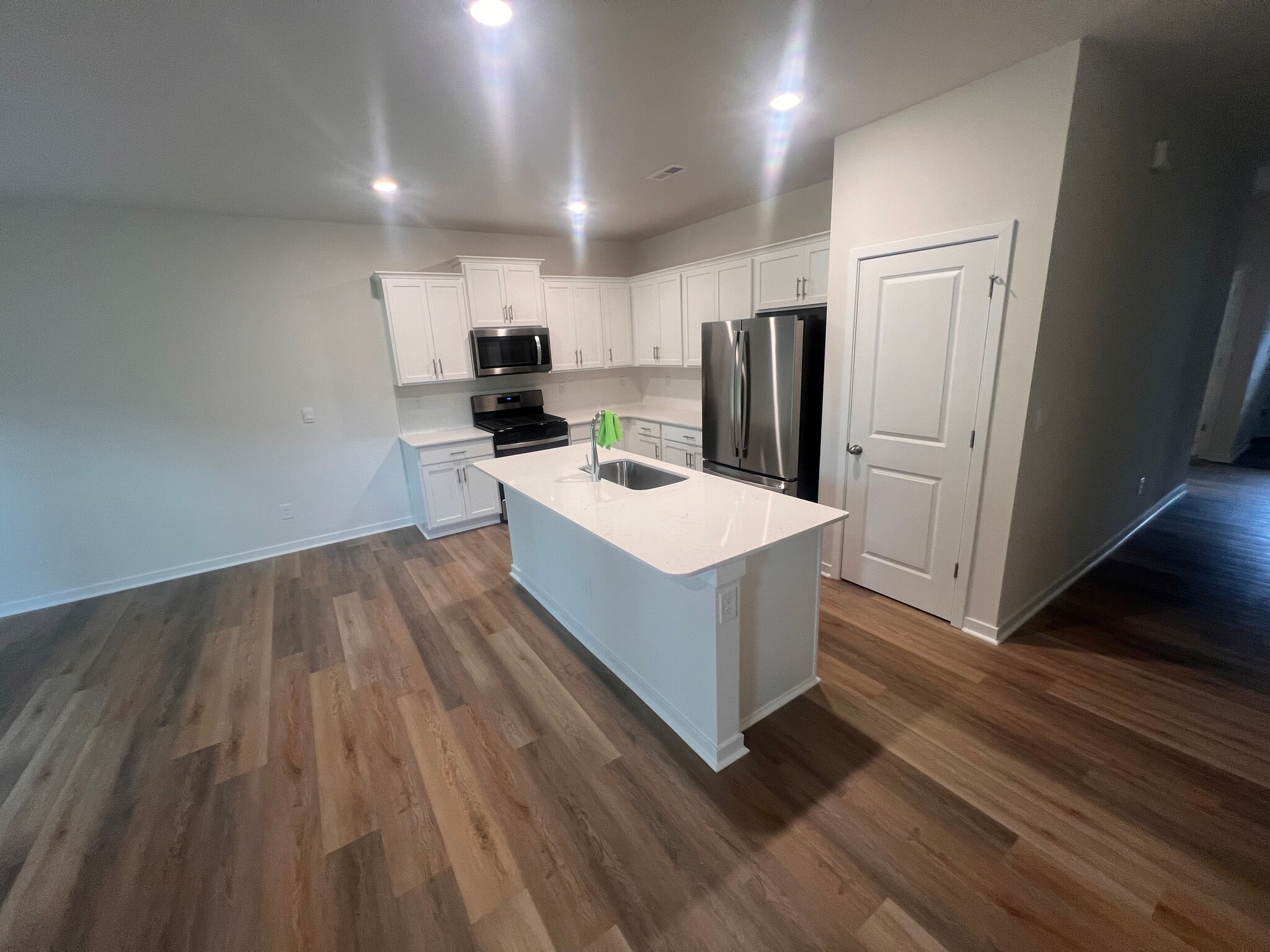 Building Photo - Room in House on Cramer Crk Dr