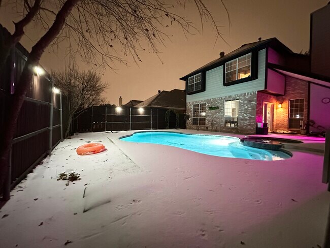 Building Photo - 4817 Salmon Run Way