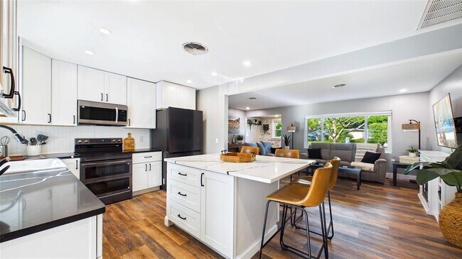 Building Photo - 101 N Mercury Ave