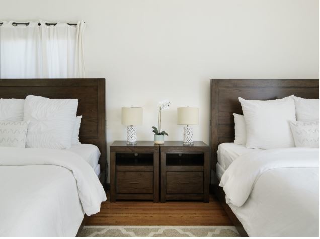 Building Photo - 6230 Lindenhurst Ave