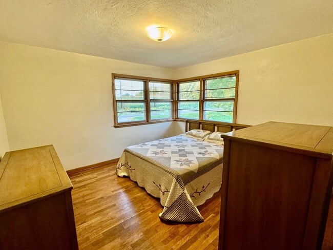 Building Photo - 3 bedroom Home, Buchanan, Country Setting