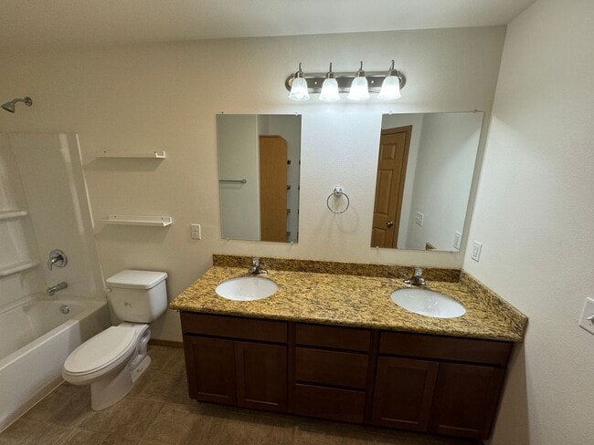 Building Photo - 5595 S Irwin Dr