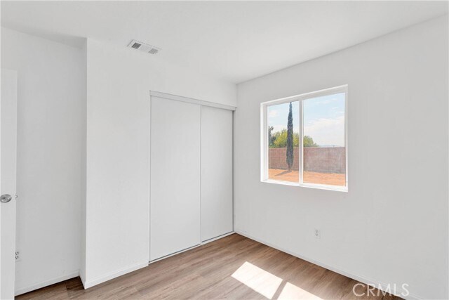 Building Photo - 15368 Ross Dr